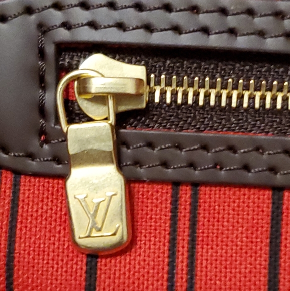 Neverfull PM in Cherry Interior(Nov 2022 Microchip) - Picture 5 of 16